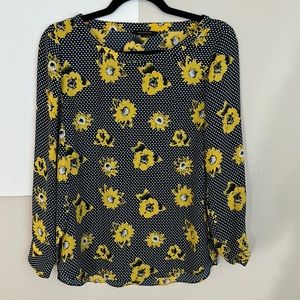 Floral bouse in great condition